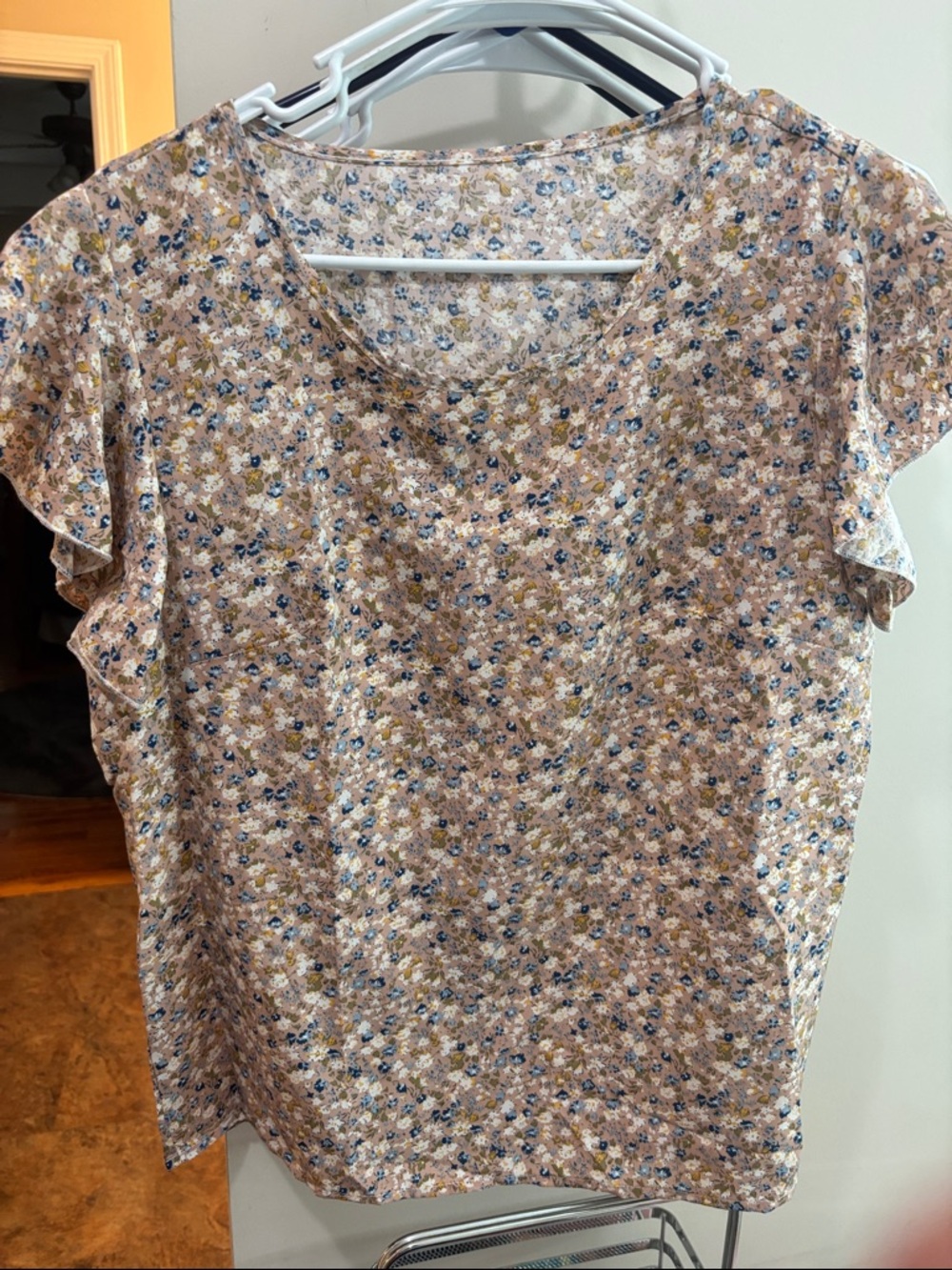 Floral Short Sleeve Women's Top in Beige and Blue